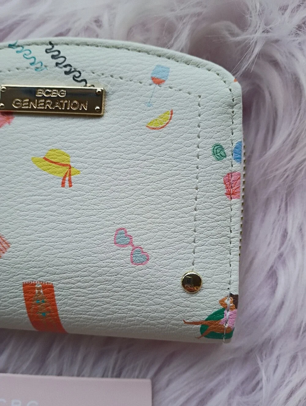 NEW BCBGeneration White Summer Beach Themed Wallet